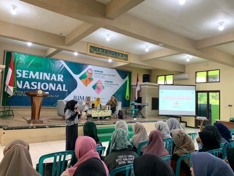 MENYONGSONG REVOLUSI INDUSTRI 5.0, FAKULTAS TARBIYAH GELAR SEMINAR NASIONAL UNTUK MENYIAPKAN PENDIDIK KREATIF