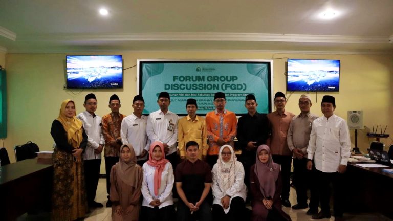 FAKULTAS TARBIYAH MENGADAKAN FGD VISI MISI FAKULTAS DAN PROGRAM STUDI AGAR SESUAI DENGAN TUNTUTAN MASYARAKAT